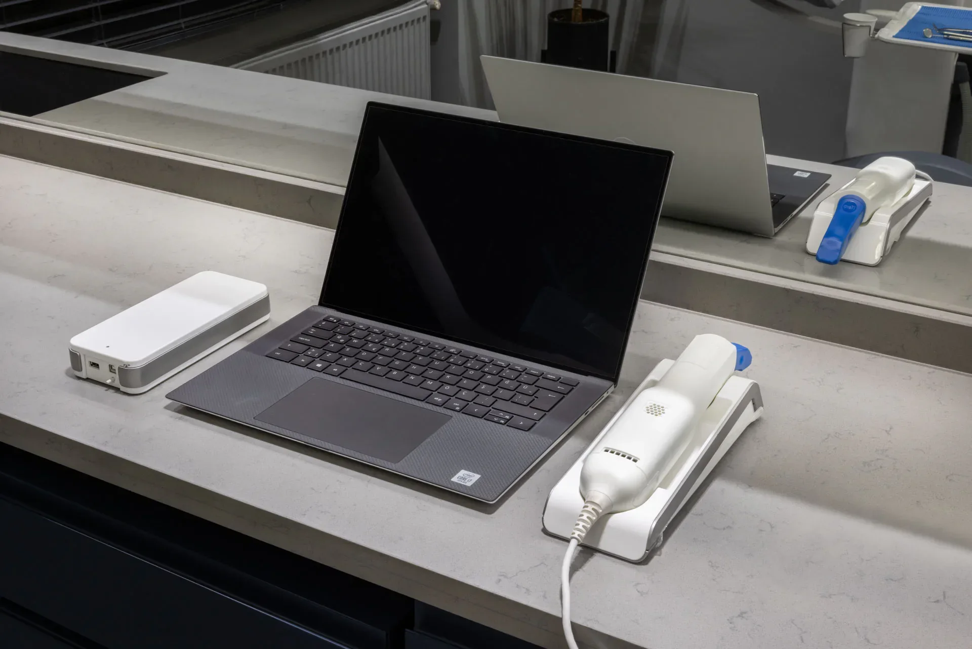 Laptop and handheld intraoral scanner